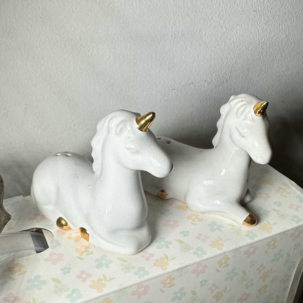 White and Gold Unicorn salt and pepper shakers